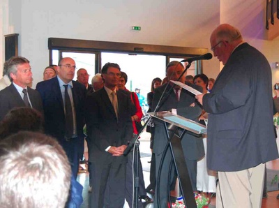 Gérard Larcher President du Senat à l'imprimerie-Corlet en normandie